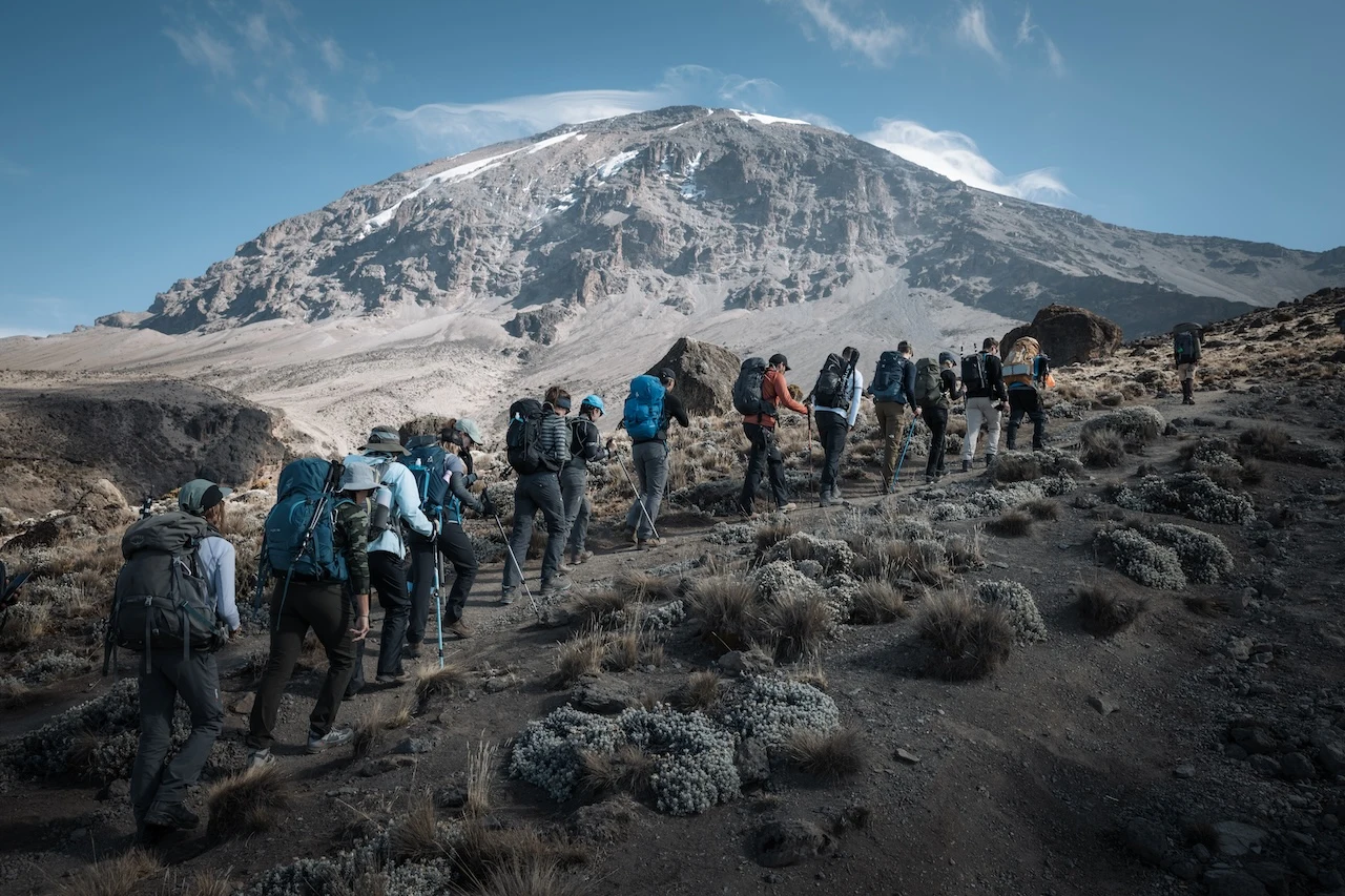 Altezza-fotturister på en Kilimanjaro-gruppereise