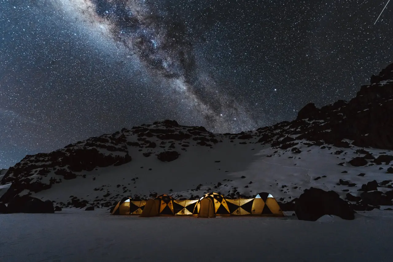 Altezza Travels premiumtelt med ståhøyde i Kilimanjaro-krateret